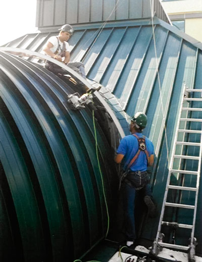 Installers from Ernest Peterson Roofing in Connecticut install curved Series 300 metal roofing atop Foxwoods Casino Resort Installers from Ernest Peterson Roofing in Connecticut install curved Series 300 metal roofing atop Foxwoods Casino Resort